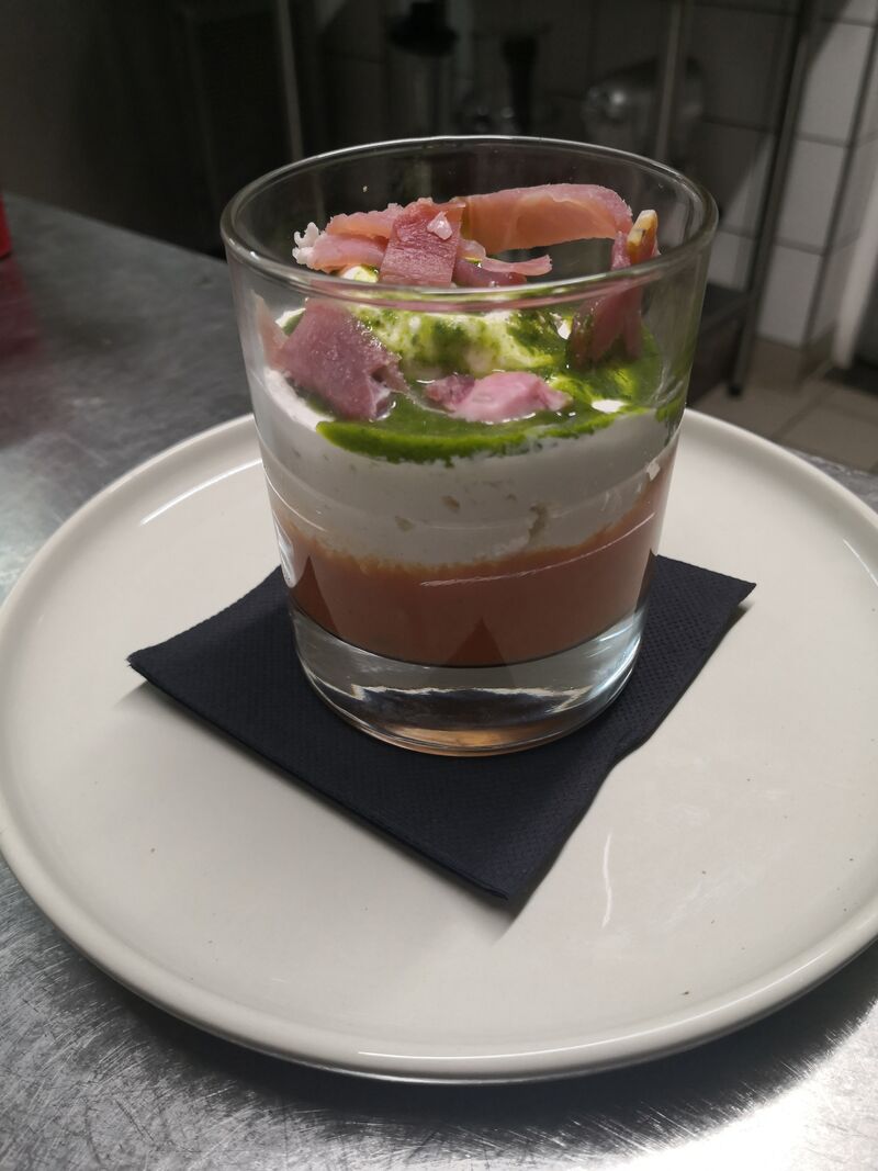 tiramisu mascarpone, parmesan, pistou et jambon italien