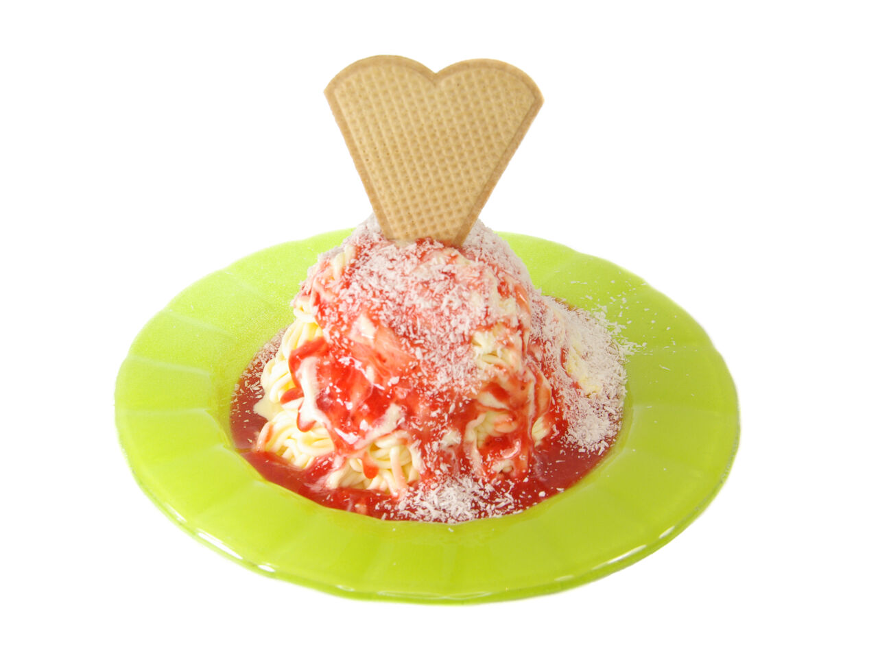 Unser Spaghetti-Eis mit hausgemachter Erdbeersoße