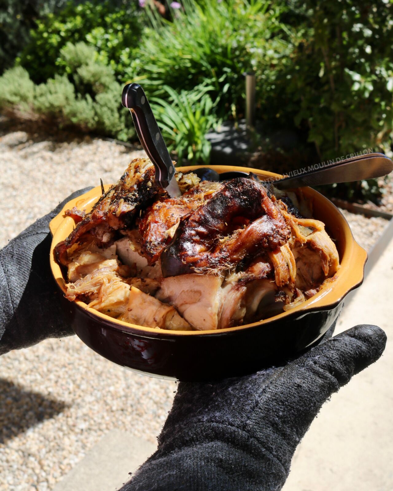 Notre spécialité : les plats de porcelets cuits au feu de bois