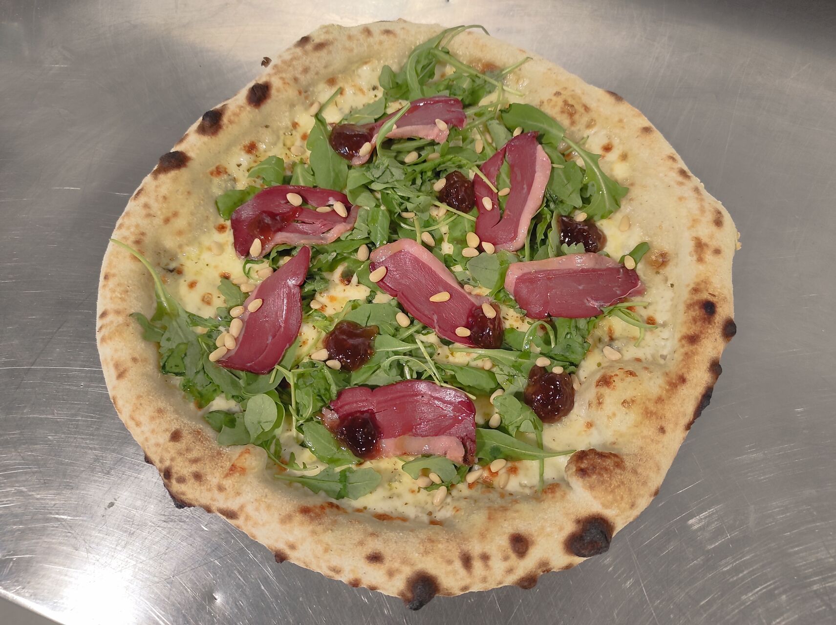 La pizza du mois de décembre débarque dans vos deux pizzérias !! Elle s'apelle la Natal'e Basta !!