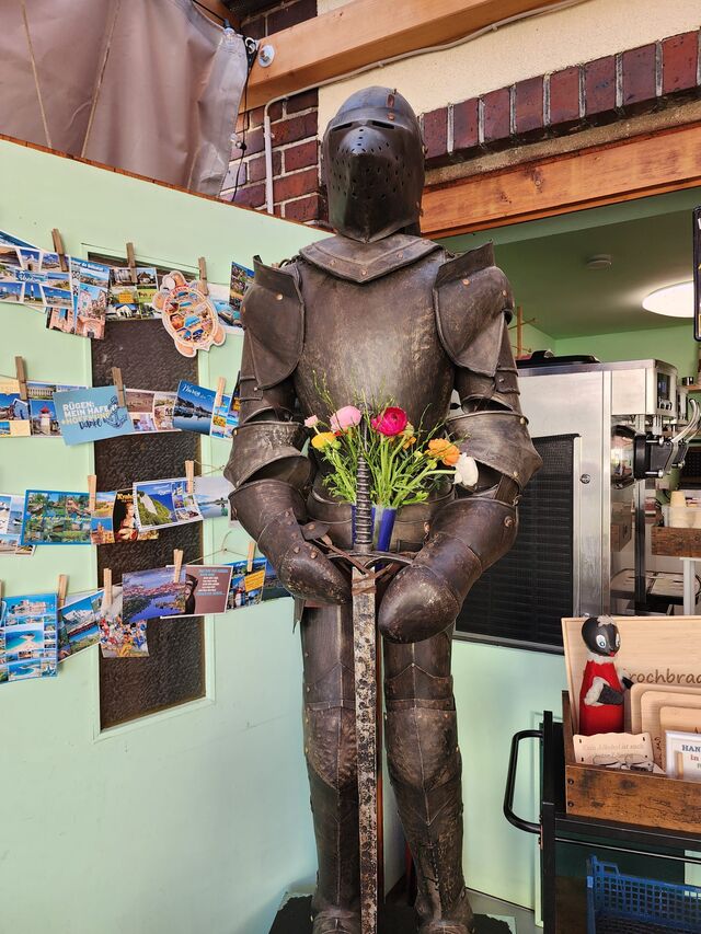 Grüße aus aller Welt und vom Ritter bewacht