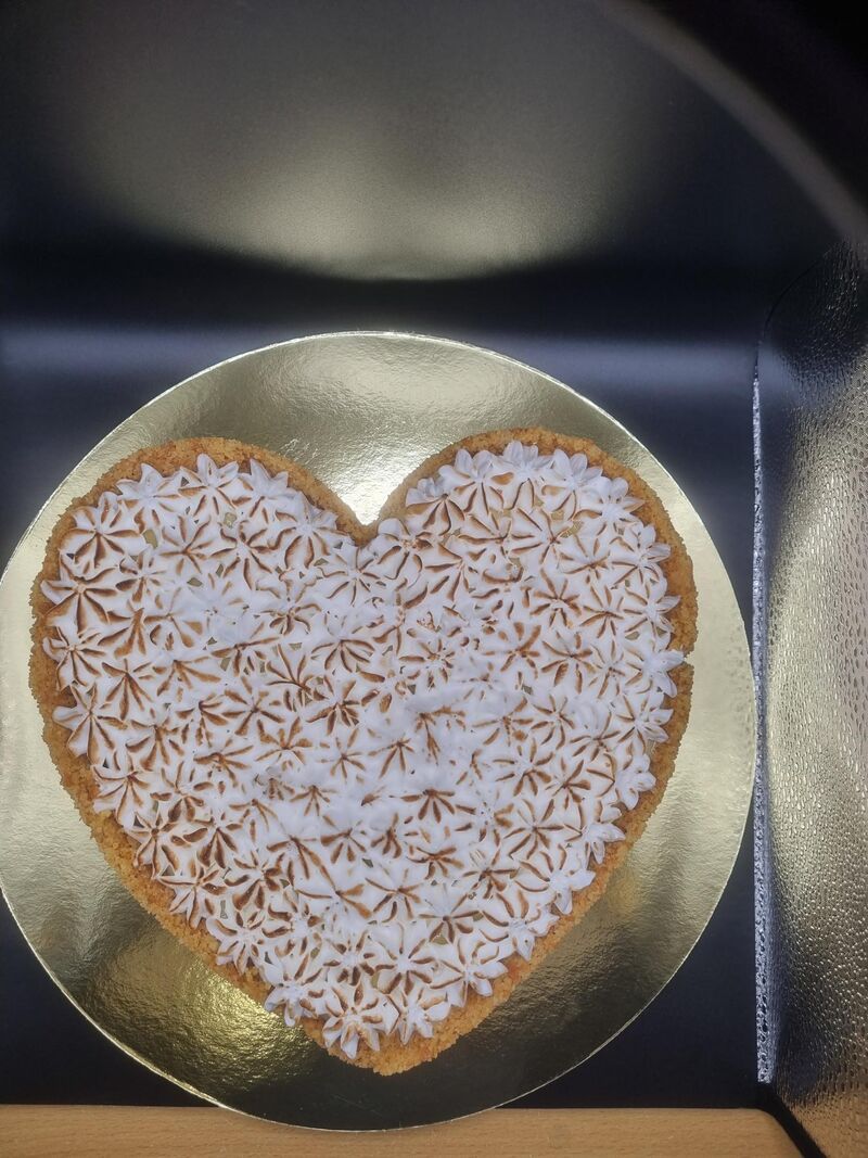 TARTE AU CITRON MERINGUEE - 4/6 PERS. 28,00 €