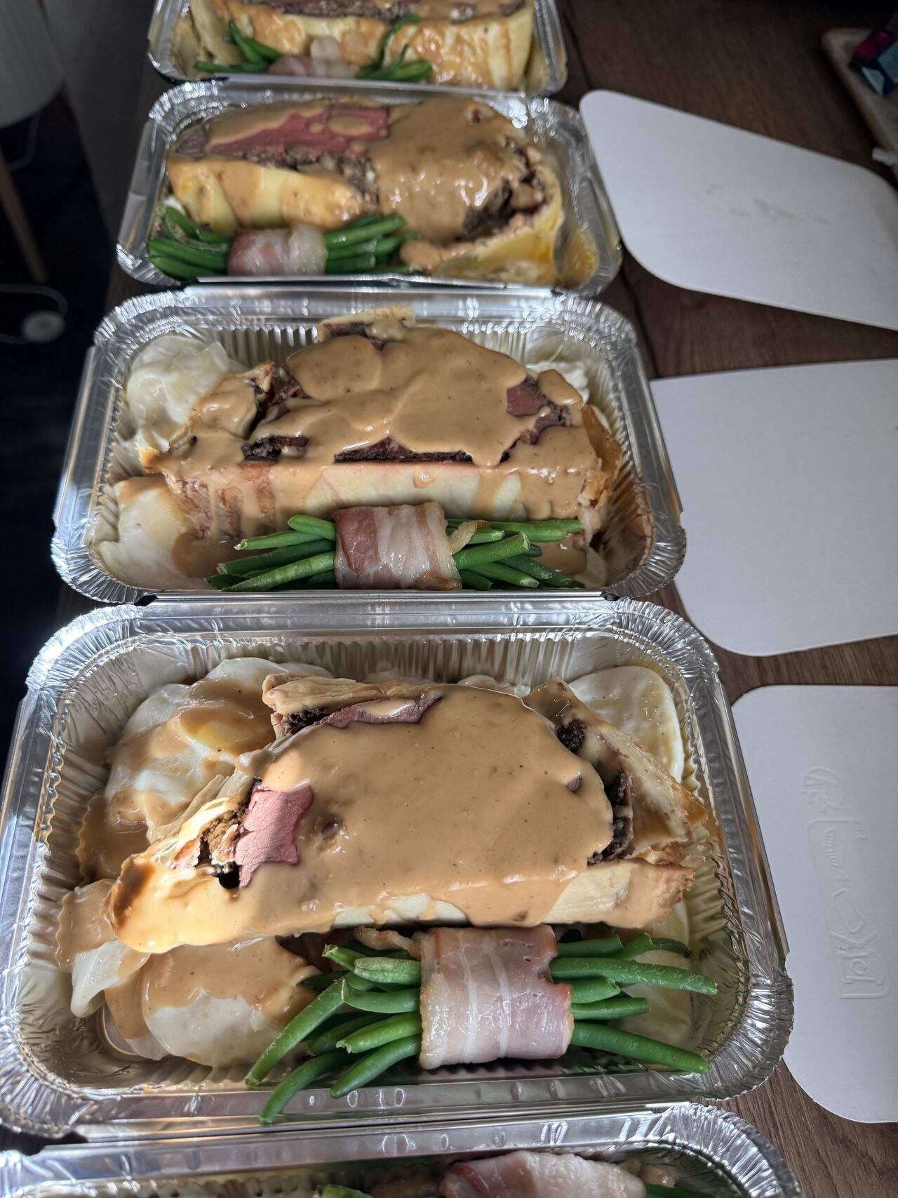 Bœuf Wellington Sauce Périgourdine Gratin à la Truffe et fagots d’haricots verts 