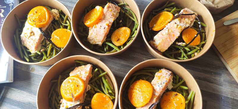 Saumon au beurre vanillée et son jus d'oranges