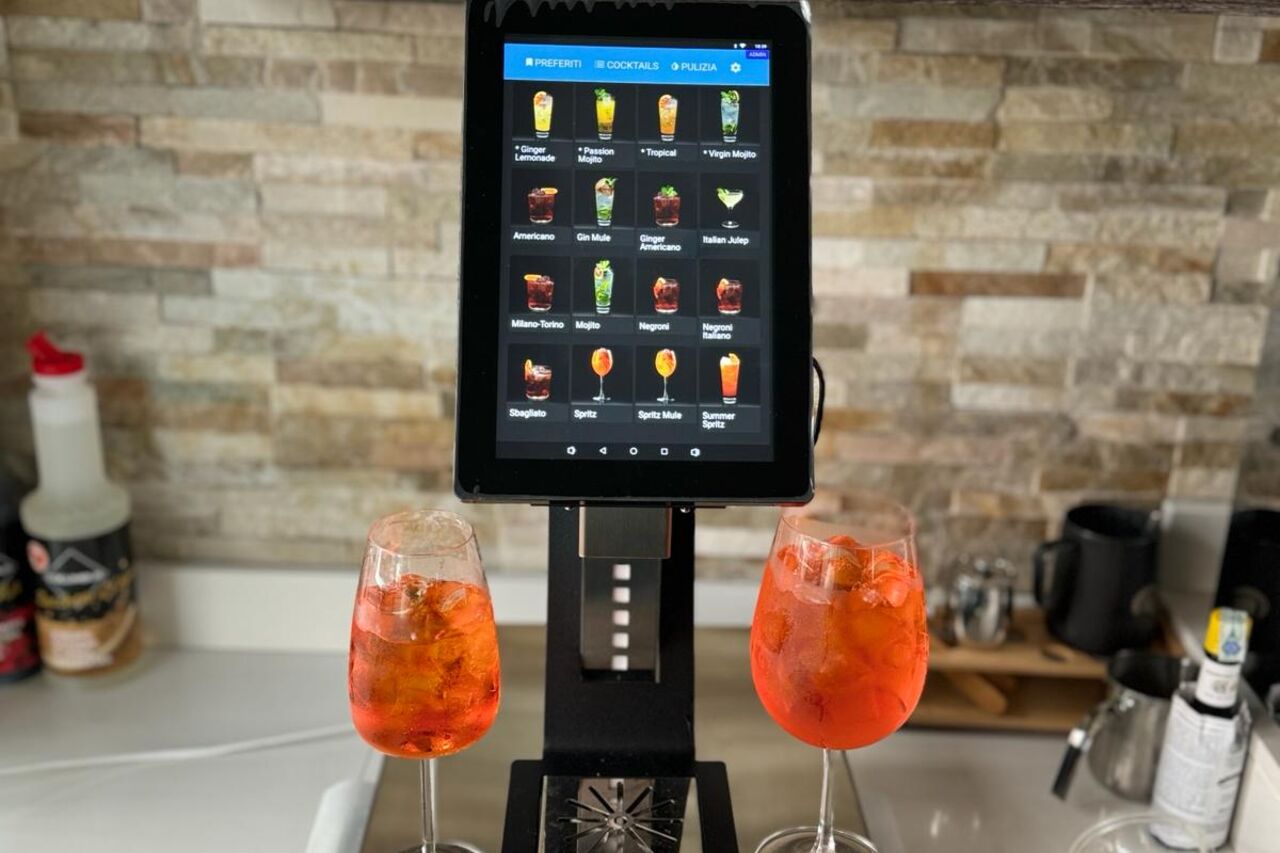Cocktail machine