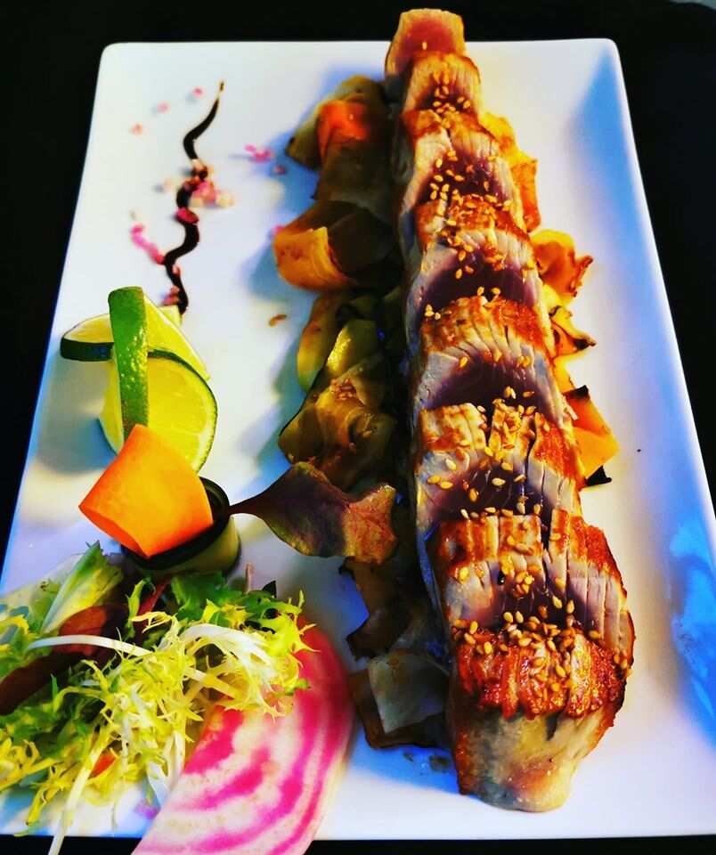 le thon mi-cuit et ses légumes tataki