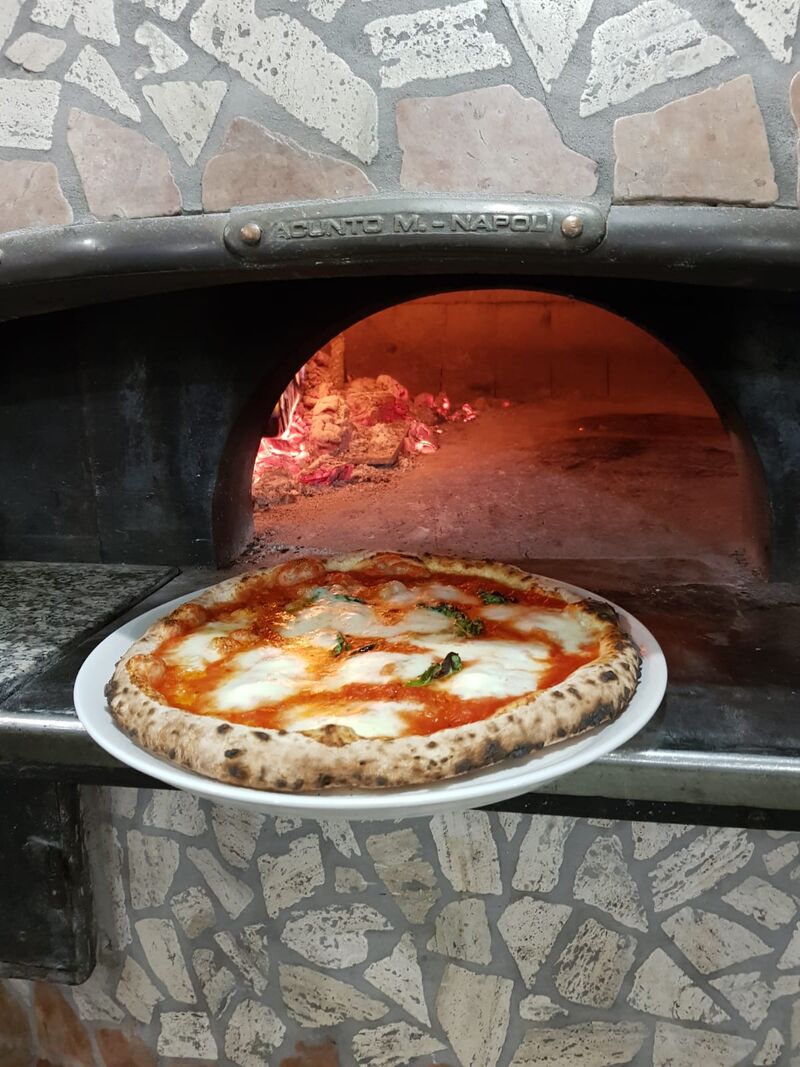 La pizza margherita