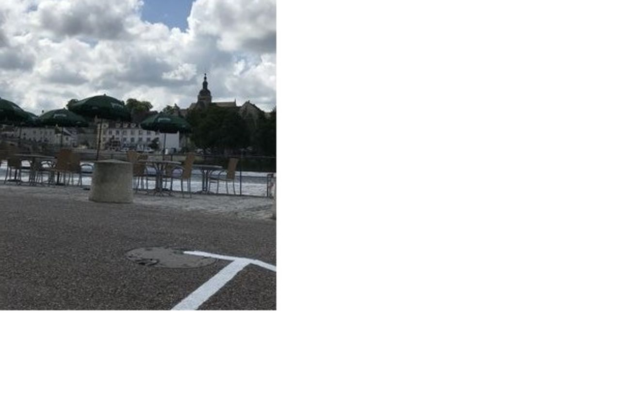 Terrasse bord de Saône