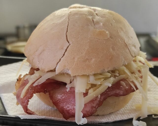 MOLLETE BACON CHEDDAR