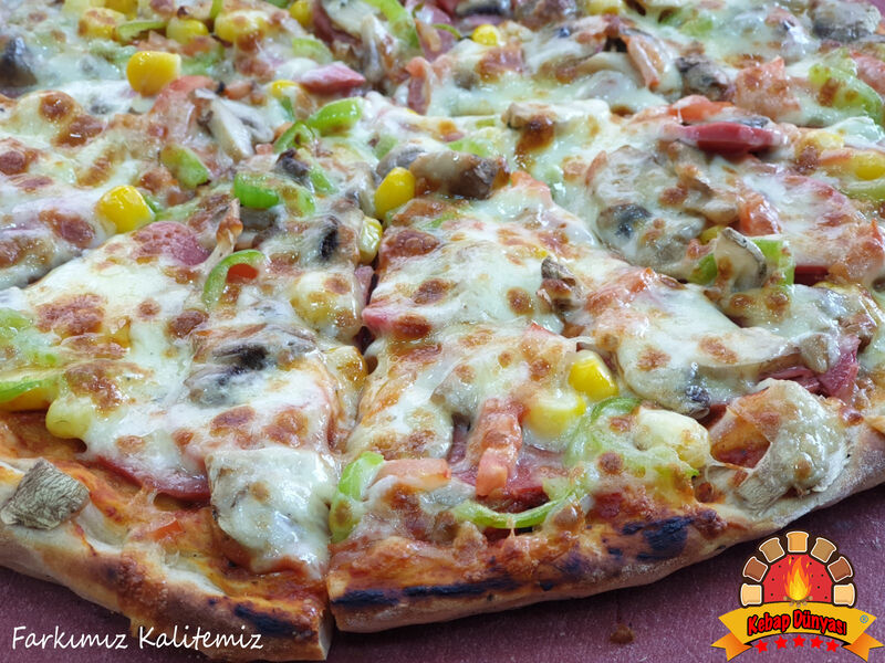 İncecik hamuruyla, en kaliteli ürünlerden, Bol malzemeli Pizza'nız sizi bekliyor! ??