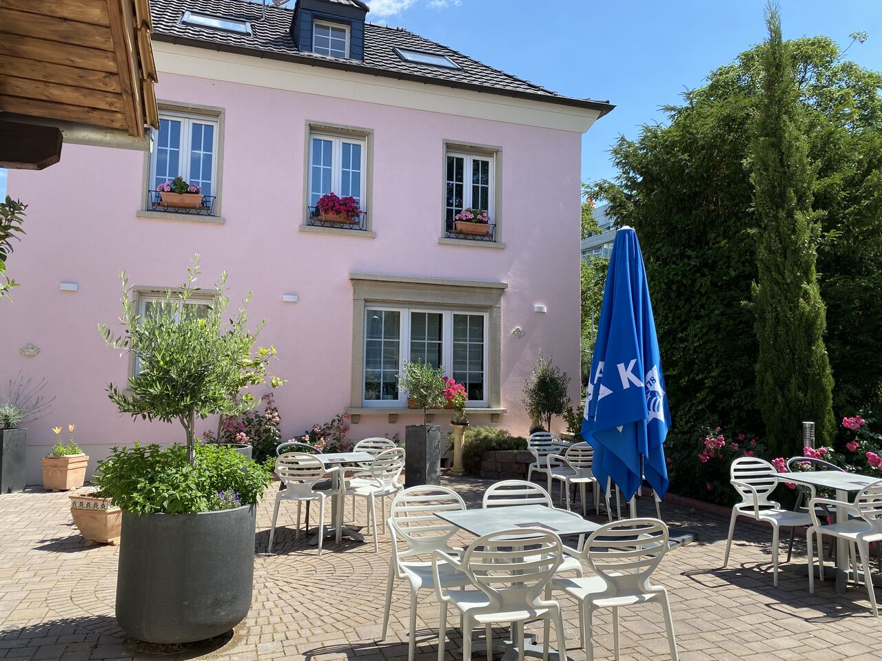 Unsere Terrasse im Hinterhof