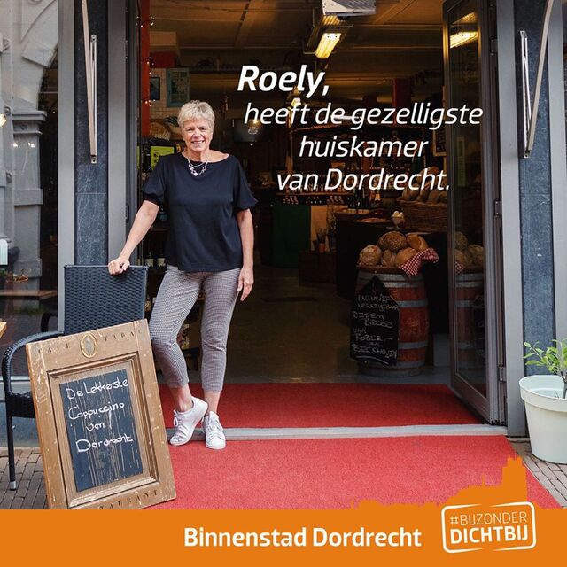 Roely heeft echt de gezelligste huiskamer van Dordrecht