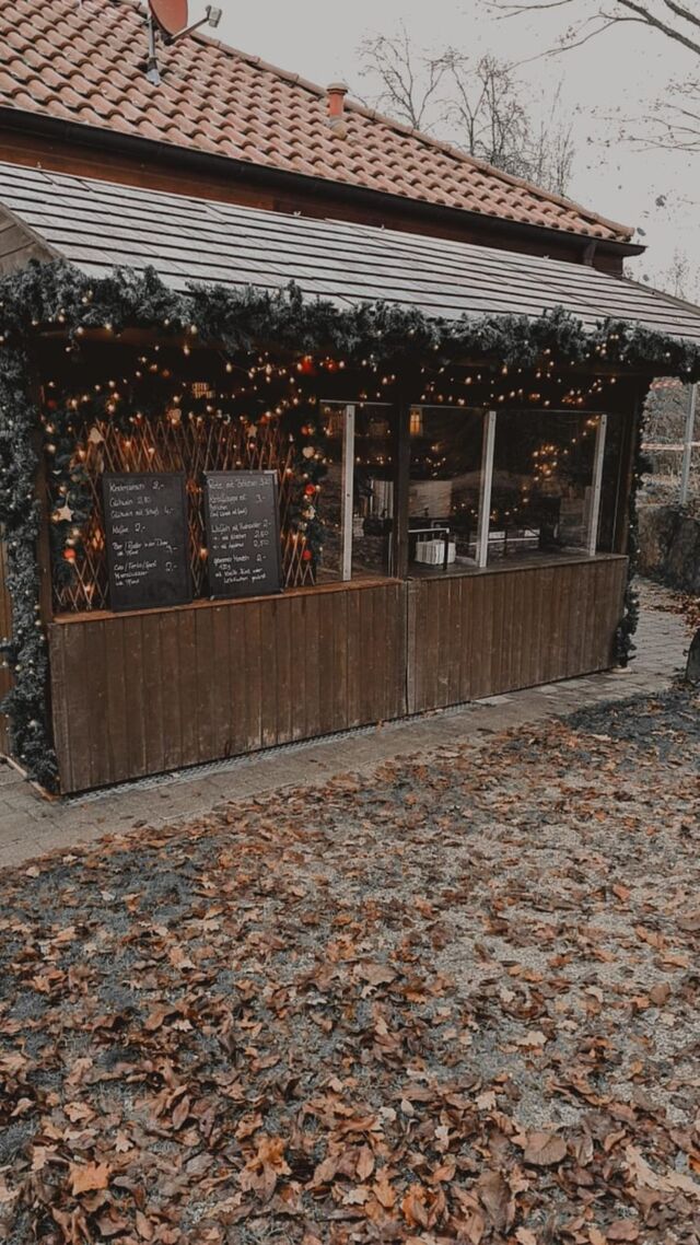 Kleine Weihnachtshütte während Lockdown 2