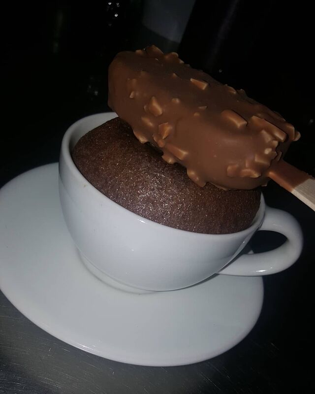 Y de chocolate negro