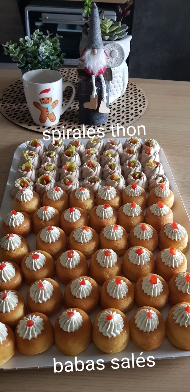 plateau babas salés et spirales de thon