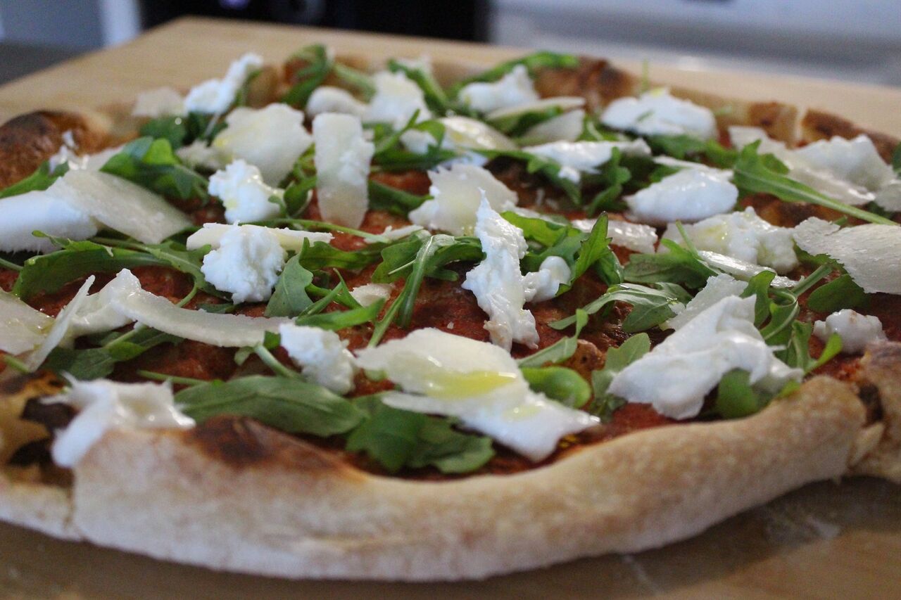 Des pizzas, des salades, des desserts