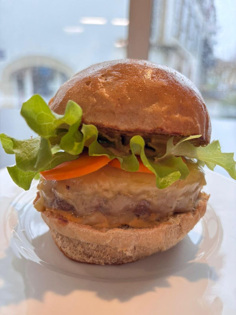 LE SPECIAL BURGER