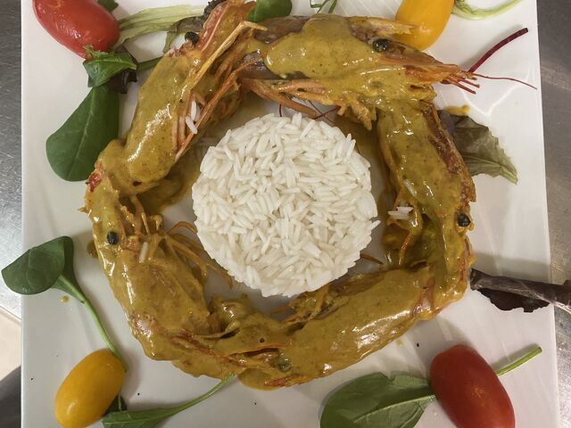 Gamberi al curry con riso bastati 