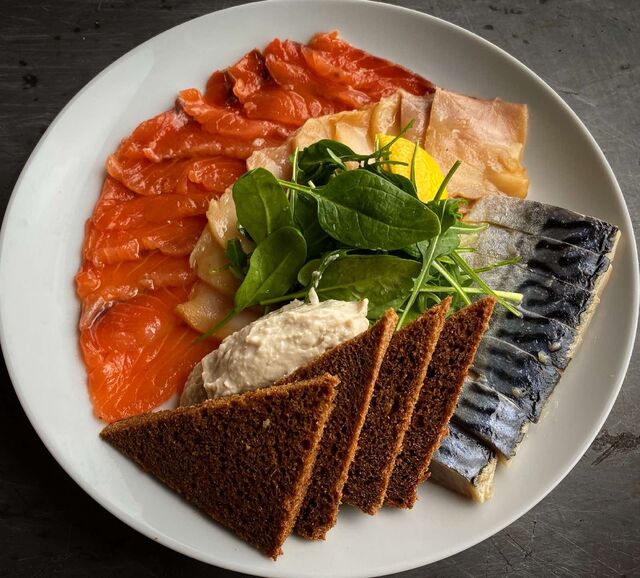 РИбне плато з фаршмаком.