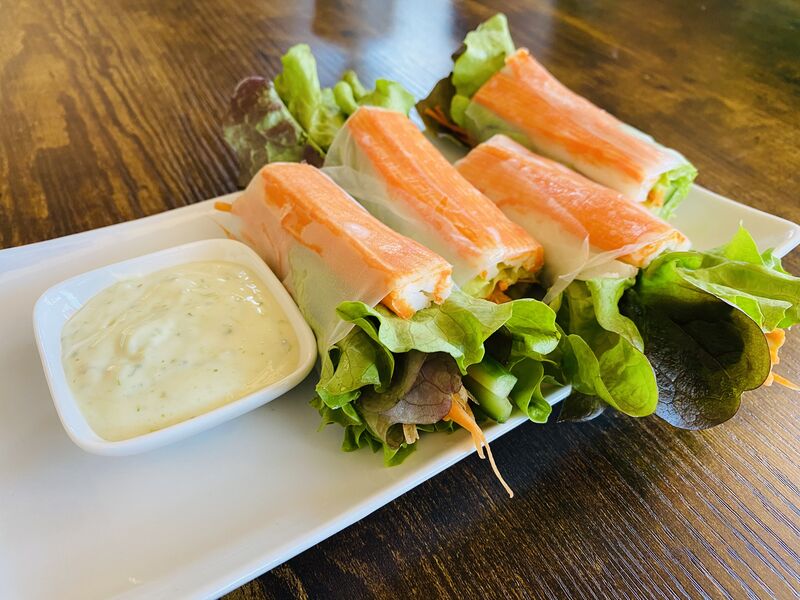 Salatrollen mit Surimi