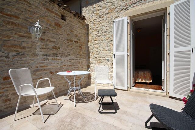 Autre vue terrasse privée de la chambre Folatiere