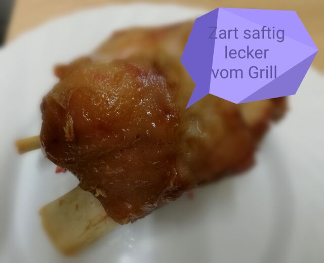 Unsere Grillhaxe
Hausgemacht, absolut aus natürlichen Rohstoffen
