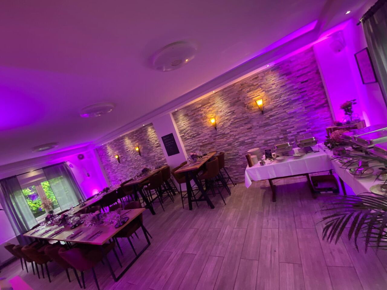 Unser Restaurant in einem Gedunkelten Ambiente