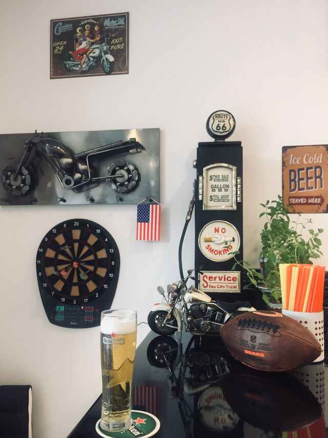 pivko, šípky, ale aj retro muzika