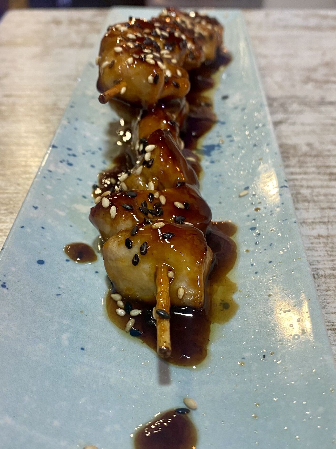 Yakitori de pollo