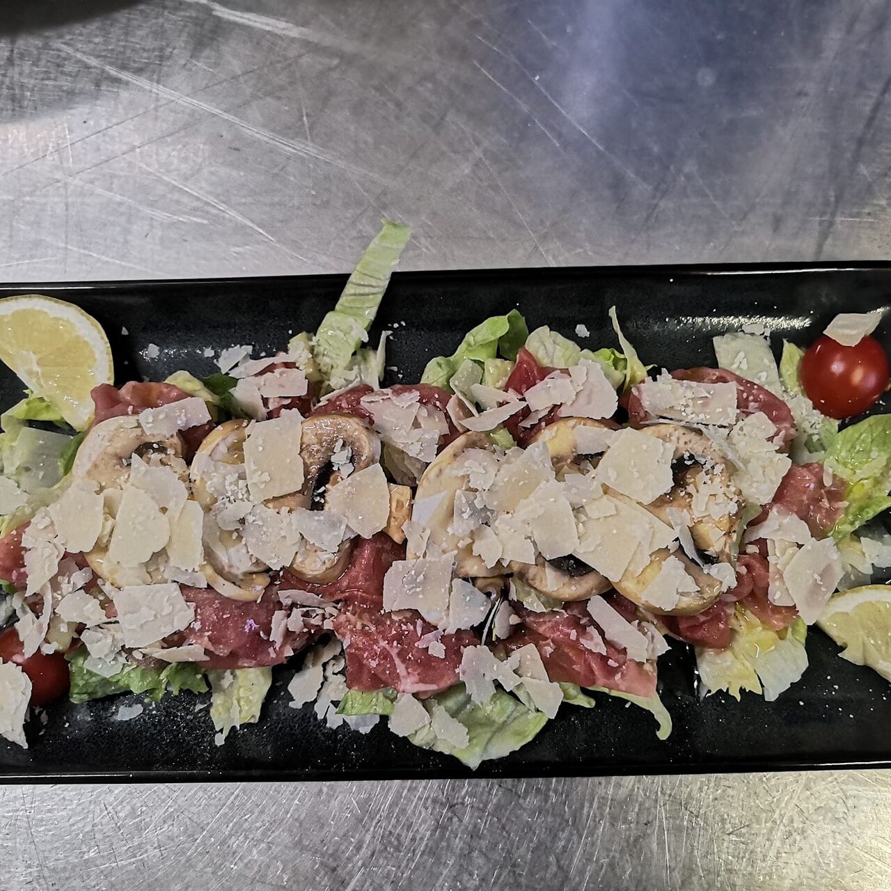 Carpaccio vom Rind mit Parmesan