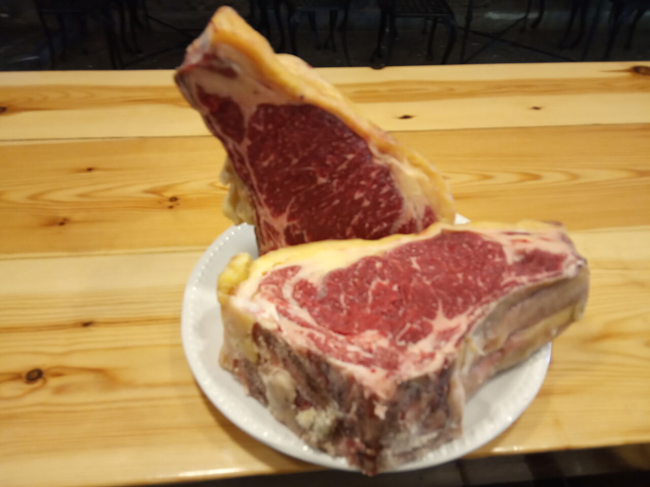 Solo las mejores chuletas llegan a nuestra brasa!!
