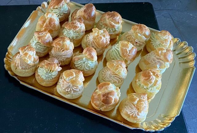 Choux à la crème fouettée pesto tomate ou pesto basilic (minimum 20) 1,30€ pièce