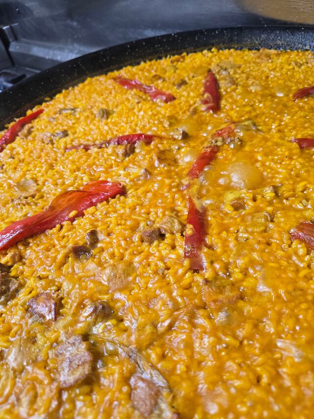 PAELLA DE SOLOMILLO