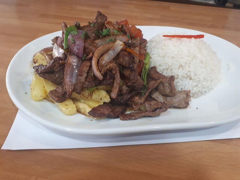 Un rico lomo saltado 
