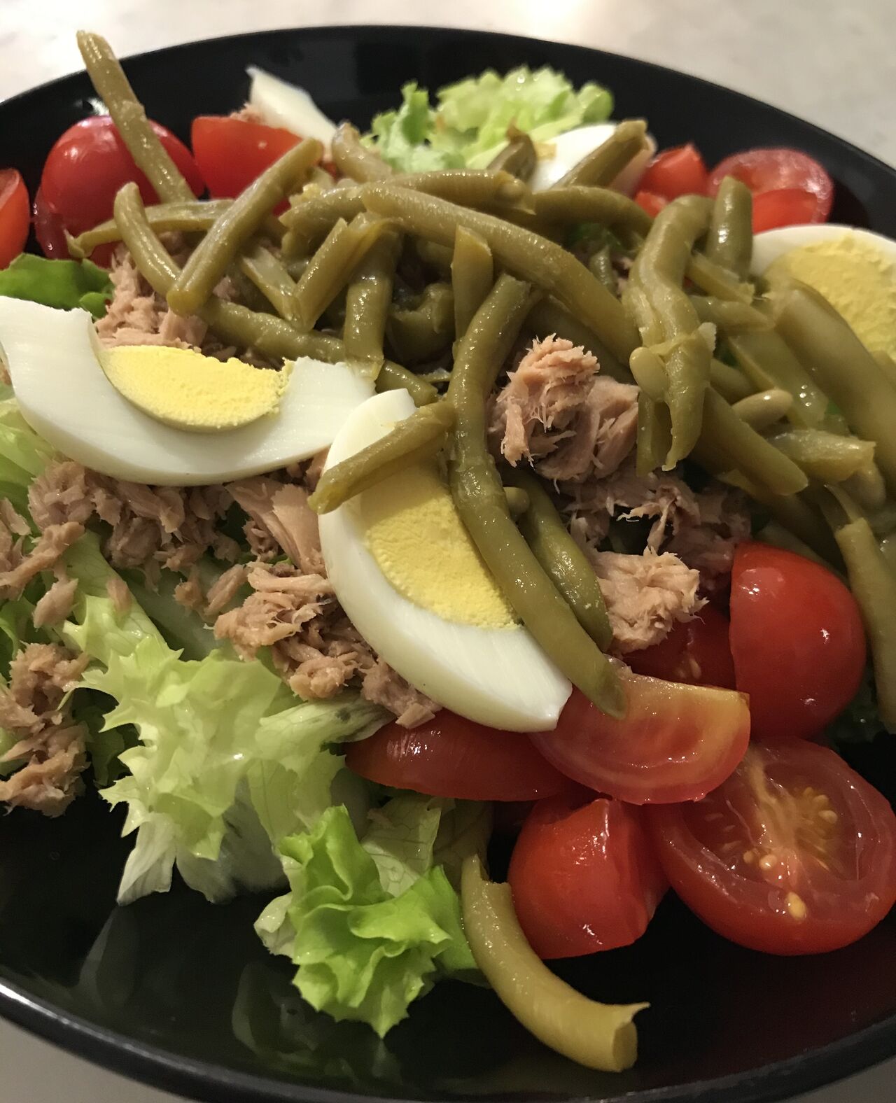 Insalata Gustosa:
Insalata ?
Pomodori ?
Tonno ?
Uova ?
e fagiolini 