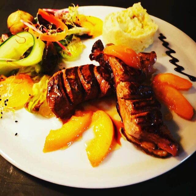 le magret de canard au caramel de pêche 