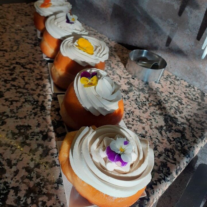 BABA AU RHUM CHANTILLY MUSCOVADO
4€