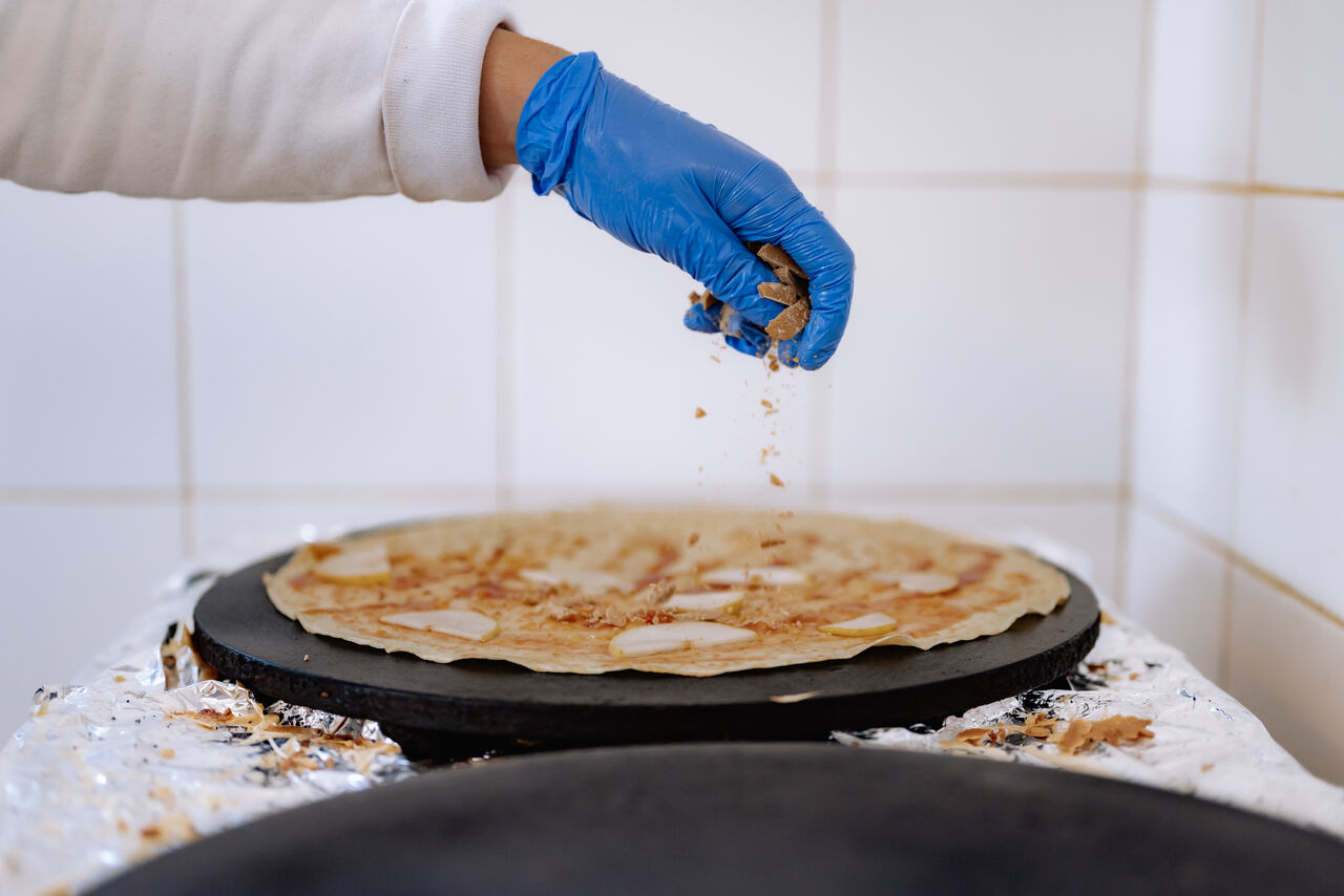 Palacinka hruška s karamelovou belgickou čokoládou 