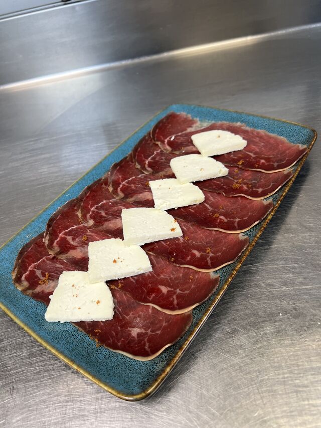 Tabla de Cecina de Novilla y Queso