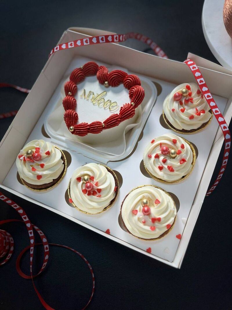 Bento Cake + Cup Cakes