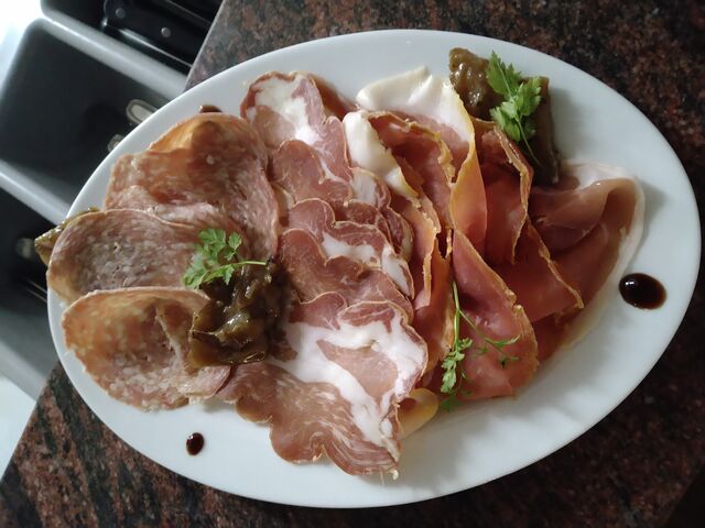 assiette de charcuterie