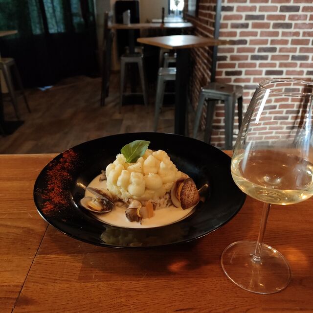 Brandade de lieu, béchamel citron et amandes de mer avec son Chardonnay du domaine Preignes le Vieux pour accompagner 