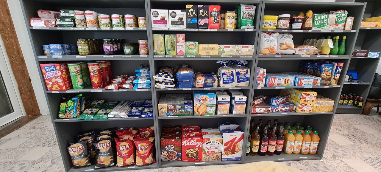 Boite de conserve, Chips, Déjeuner, Jus de fruits, sirop etc...