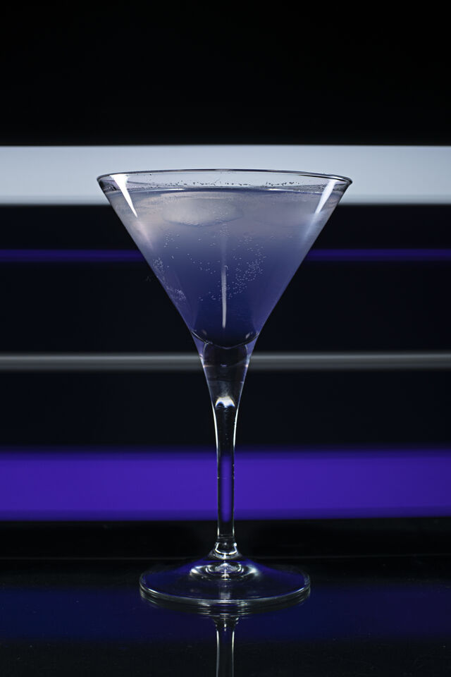 Mirasaki
Ingrédients : soho, citron vert, limonade, violette
Saveur : acidulé et florale
Catégorie : Classique