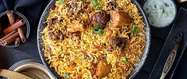 Biryani Agneau ( agneau, riz, curcuma, oignons ...)