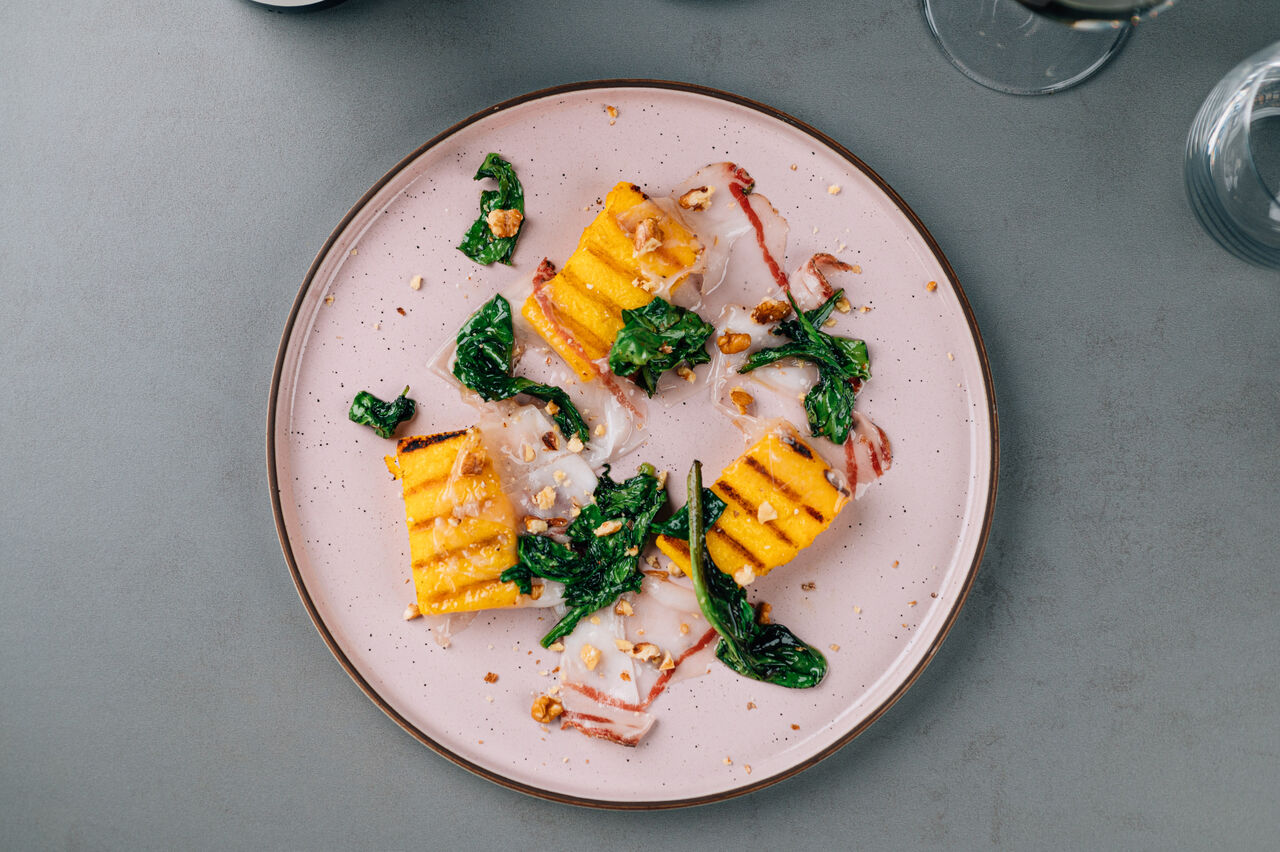POLENTA CROCCANTE
lardo, spinacino saltato in padella e noci