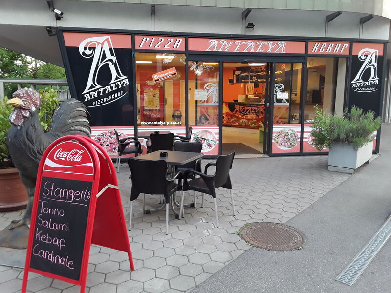 Wir heißen Sie herzlich willkommen in unserem wunderschönen Imbiss ANTALYA