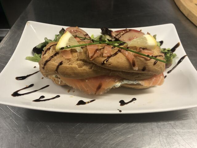 Éclair de saumon fumée