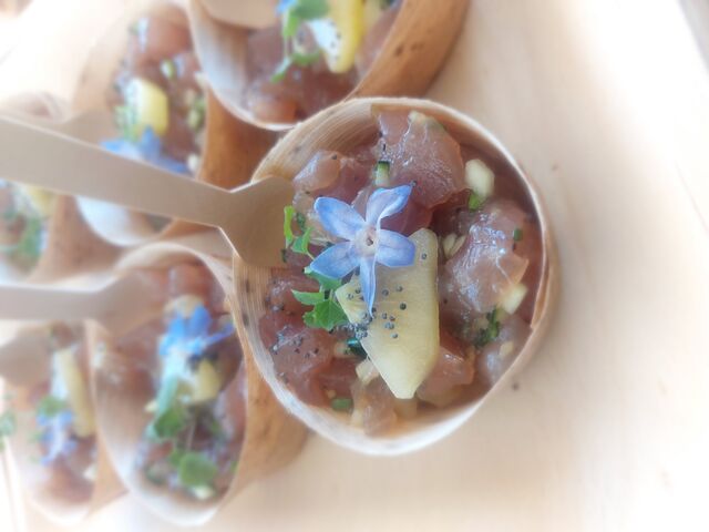 Tartare de thon à l asiatique (concombre et kiwi jaune 