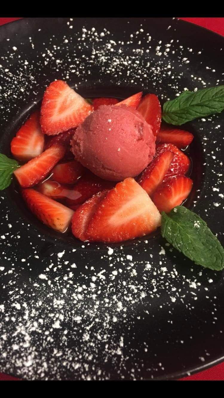 Fraises à la menthe fraîche